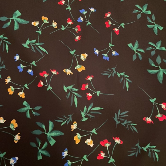 Dark floral skirt - Picture 3 of 6